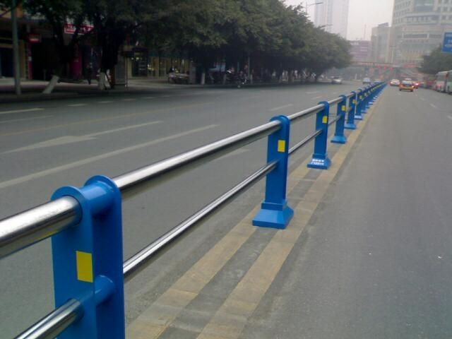 交通護(hù)欄廠(chǎng)家|橋梁道路護(hù)欄批發(fā)廠(chǎng)